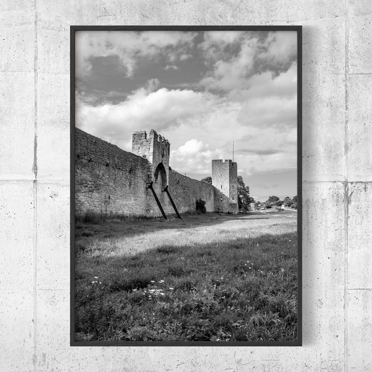 Visby city wall BW