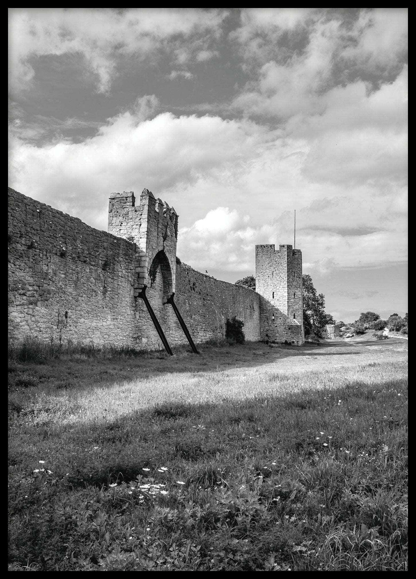 Visby city wall BW