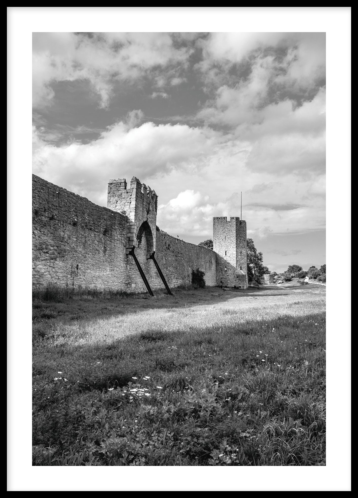 Visby city wall BW