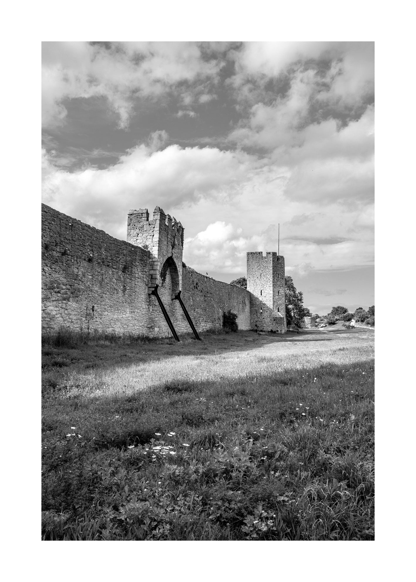 Visby city wall BW